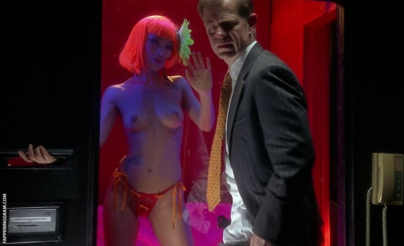 Мина Сувари актриса голая