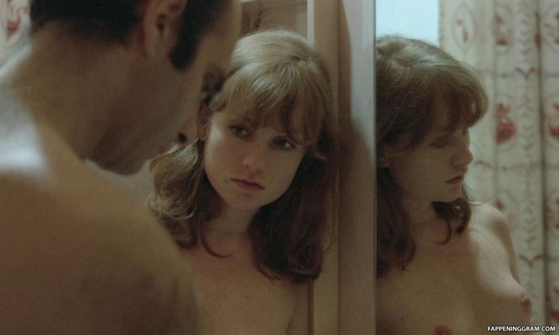 Изабель Юппер пианистка ню