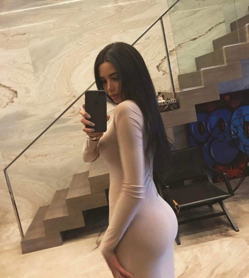 Анастасия Волконская-Решетова бедра