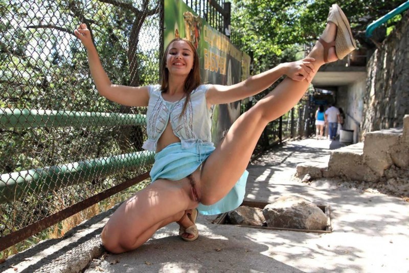 (TTL) public pussy flashers 41 без трусов