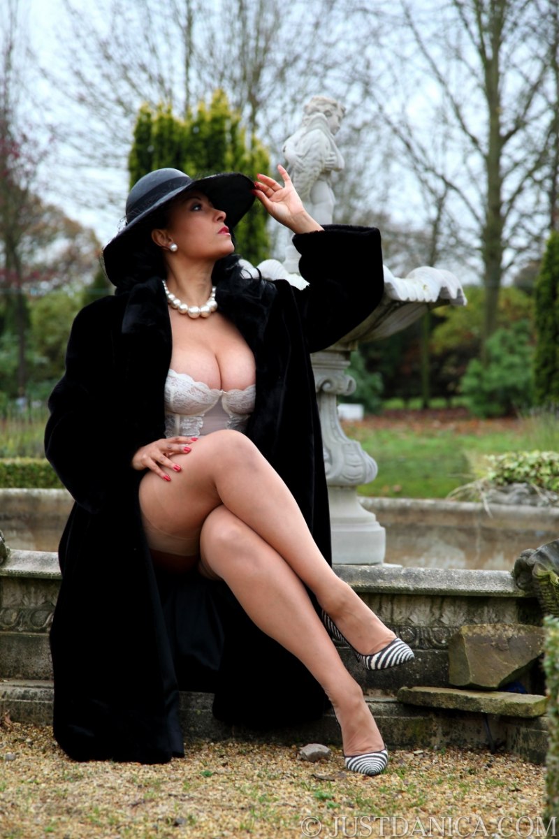 Эротичная аристократка