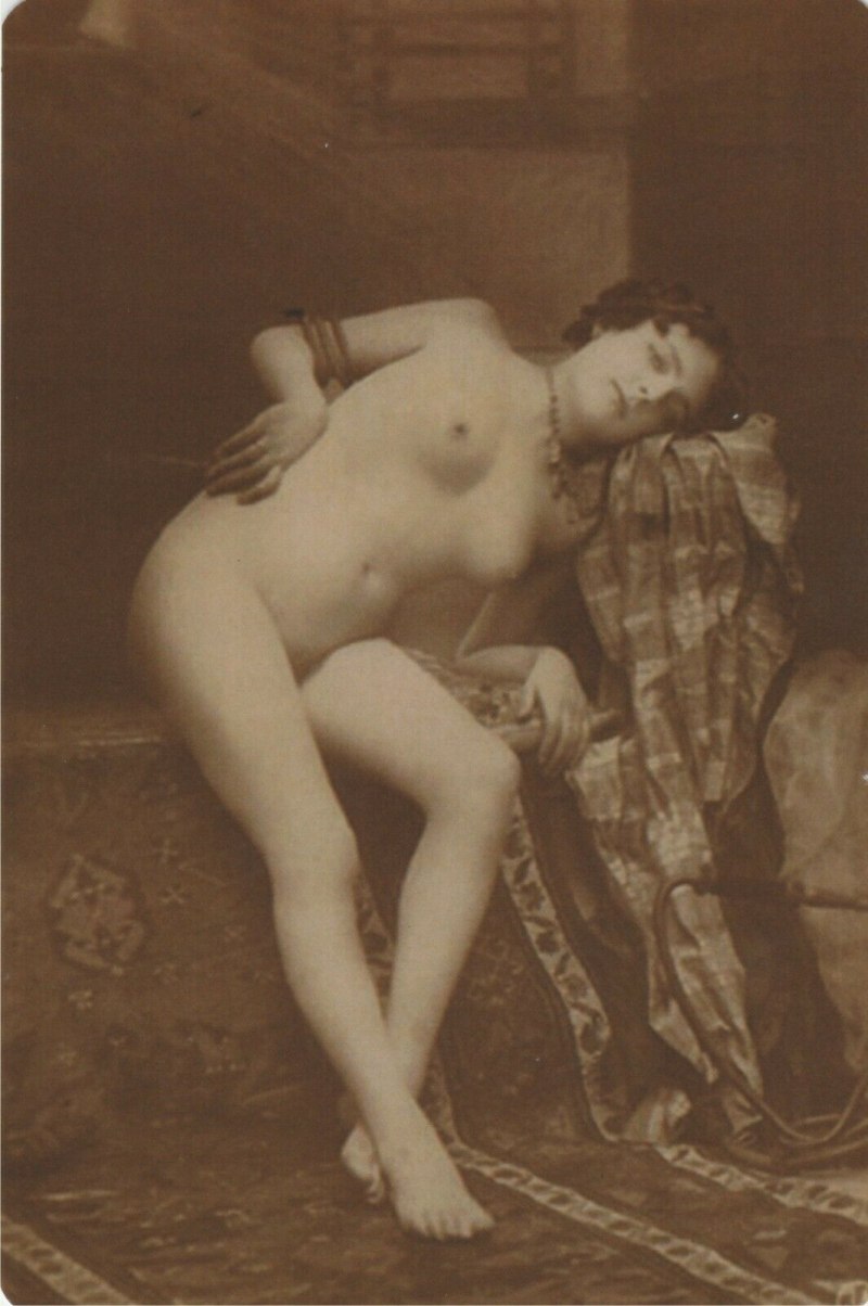 Голые женщины в прошлом