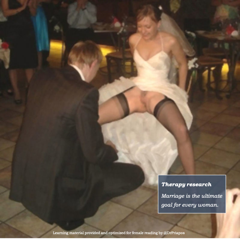 Голая жена в свадебном платье