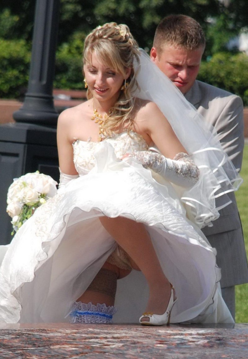 Засветила сиськи на свадьбе