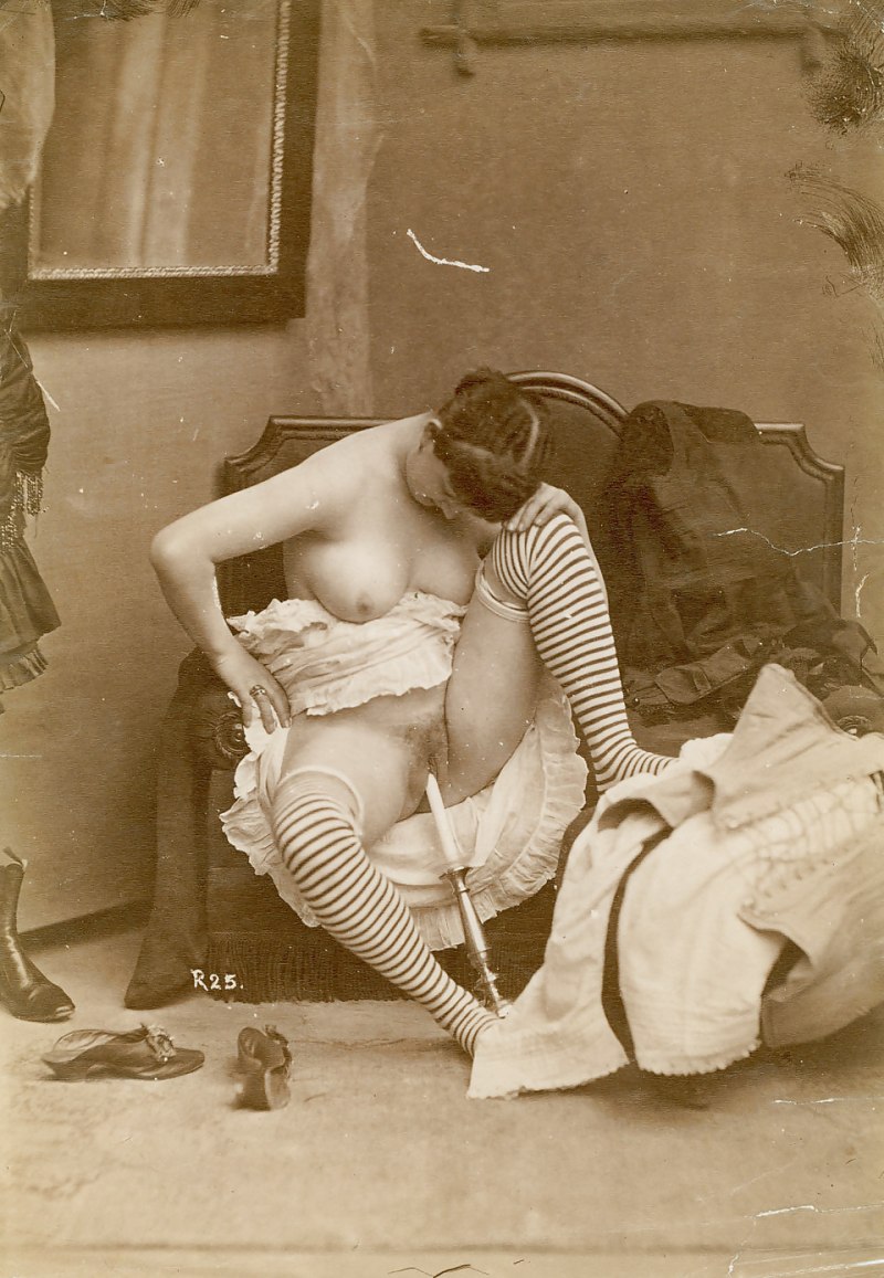 Ретро голые женщины порнография