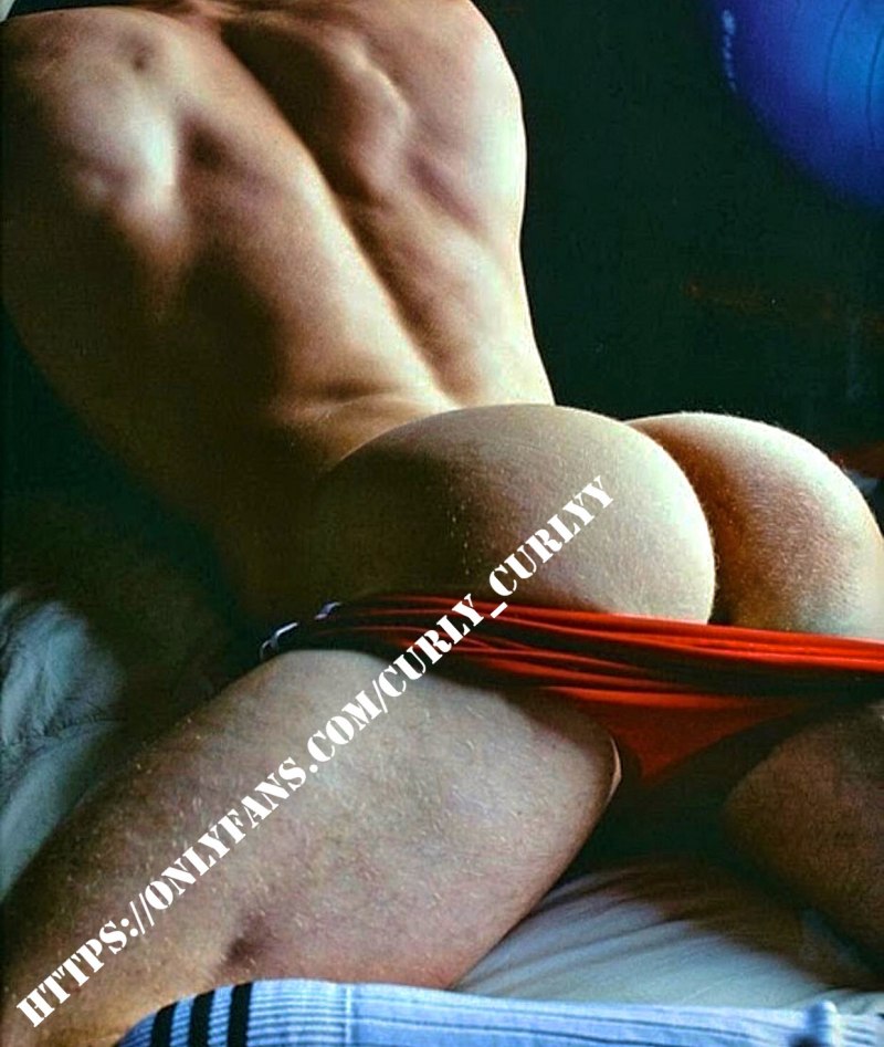 Шикарная мужская задница