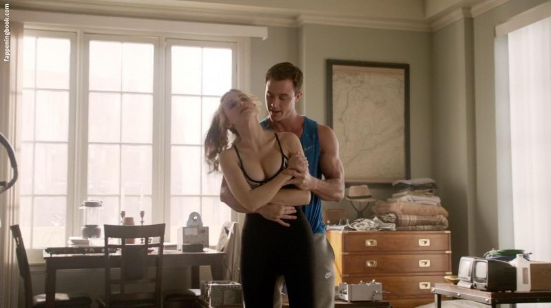 Голая Магдалена малина