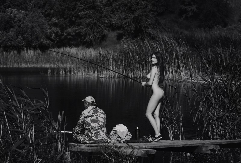 Женщины голышом на корабле