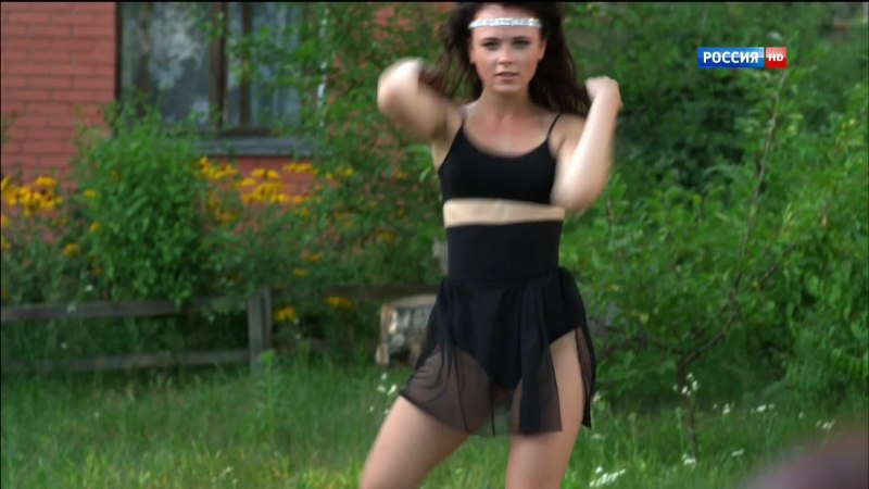 Анна кошмал в купальнике Сваты 6