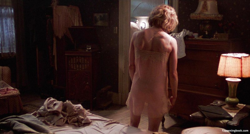 Хедли Гэмбл совсем голая