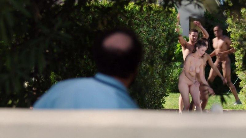 Эмили Оливия Лиа Блант ню