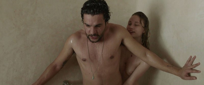 Саффрон Берроуз nude Guitar