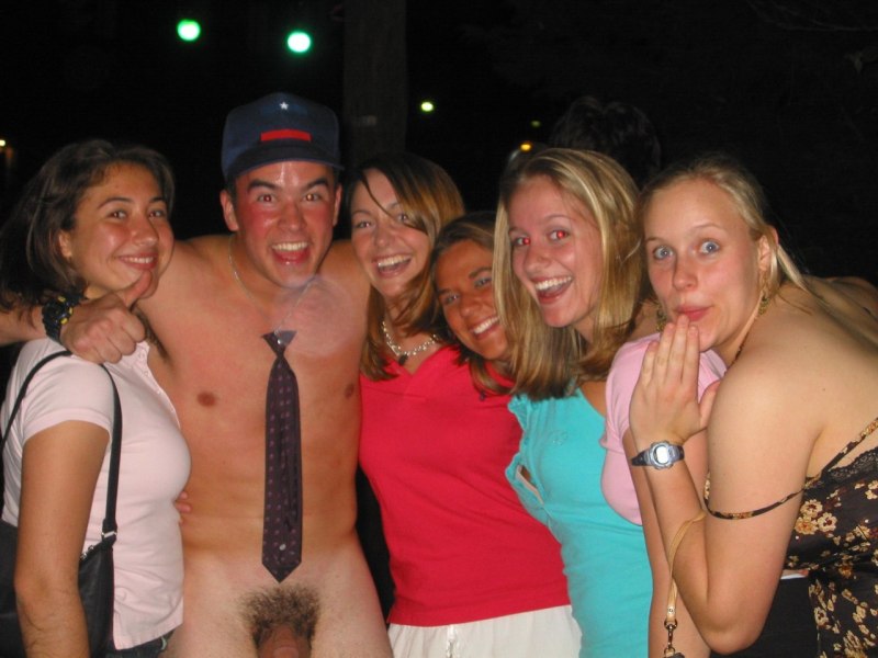 Парня раздели на улице