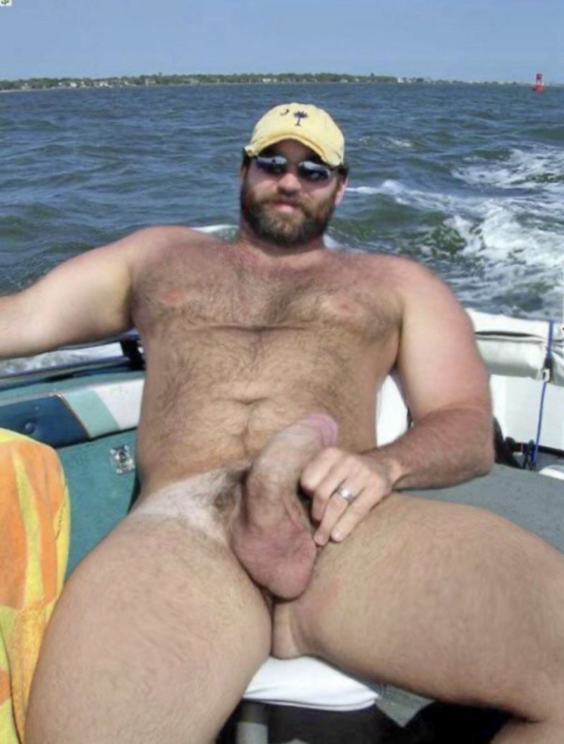 Здоровые волосатые мужики голые