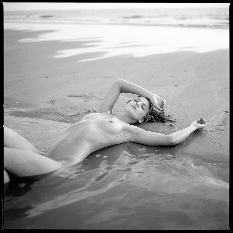 Актриса Рене Руссо голая