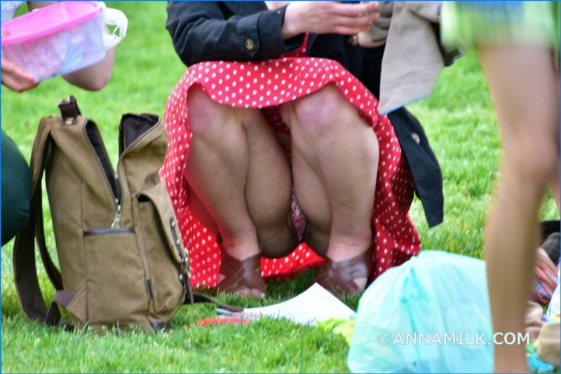 Женщины без трусов подсмотренное