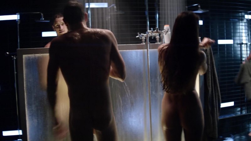 Юли Энгельбрехт в купальнике