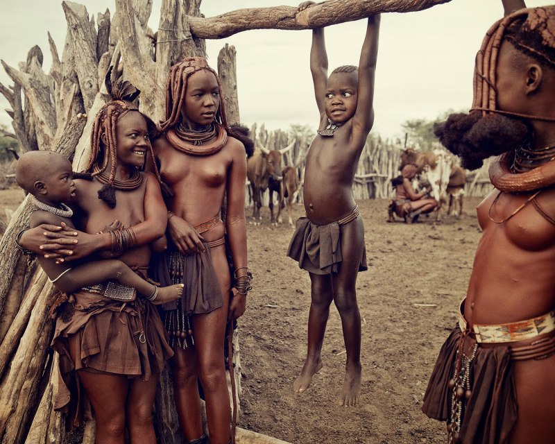 Голые женщины диких племен