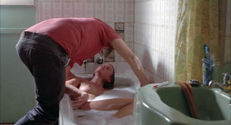 Эбби Корниш голая в фильме