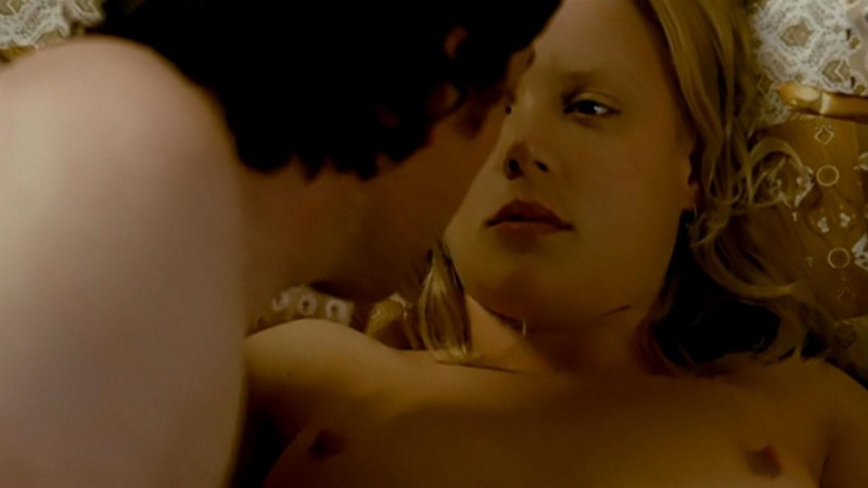 Эбби Корниш топлесс