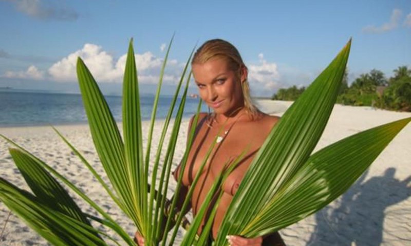 Сильвия Сэйнт анал у бассейна