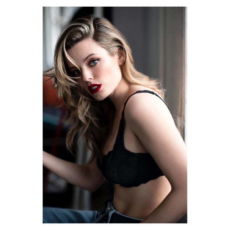 Адриана Чечик голая в коже