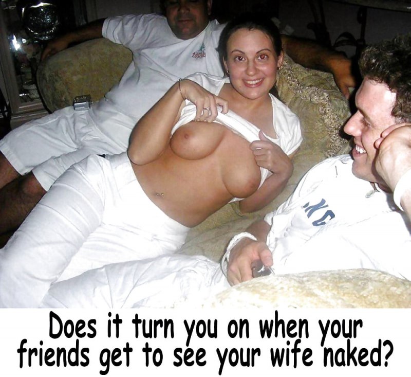 Засветила красивую грудь