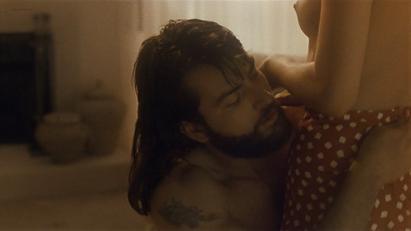 Линда Фиорентино в Нижнем белье