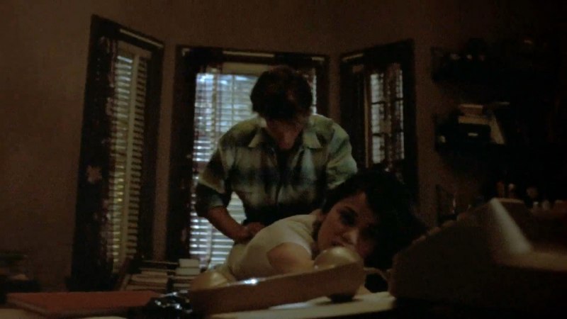 Голая Линда лакосте ню