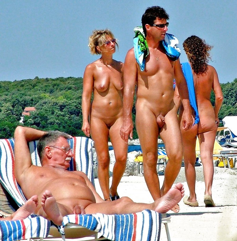 Семейный нудизм зрелых