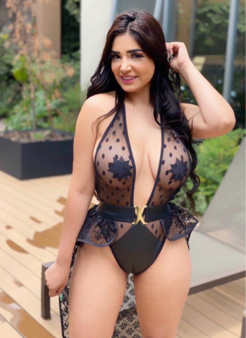 Николь Муньос бикини