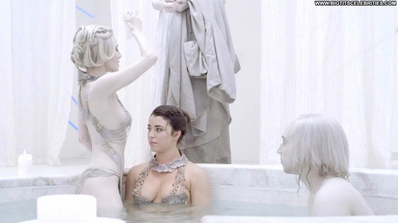 Николь Муньос hot