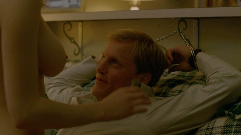 Александра Даддарио и Вуди Харрельсон