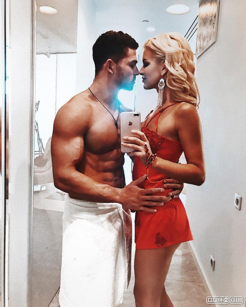 Келли Овертон ножки