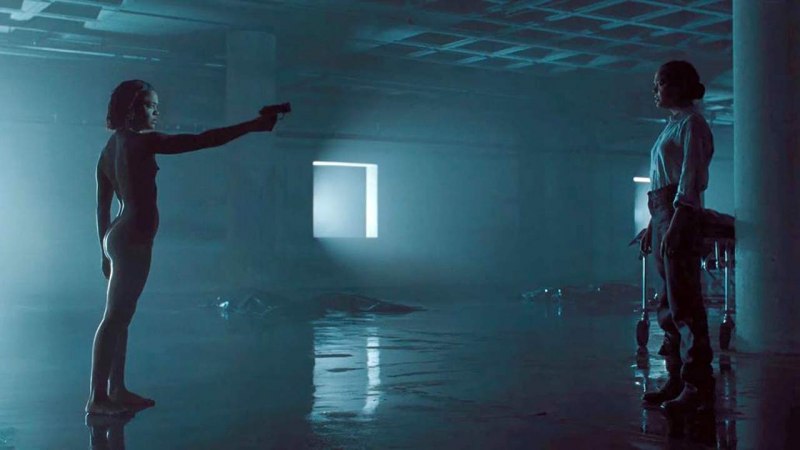 Тесса Томпсон горячие сцены