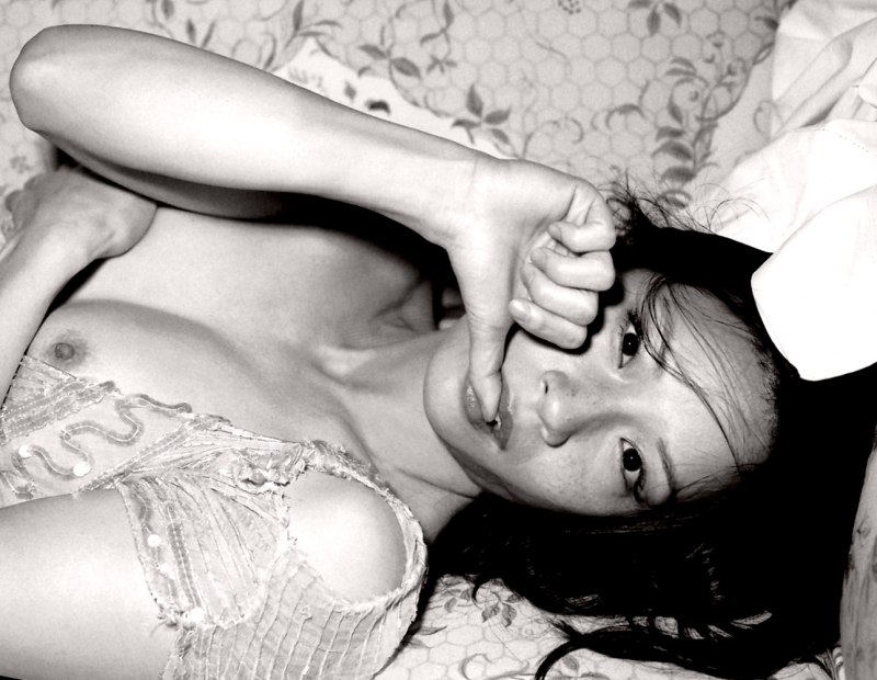 Эротические фото голой актрисы Люси Лиу