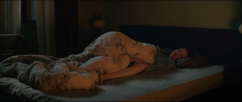 Софи Куксон постельная сцена