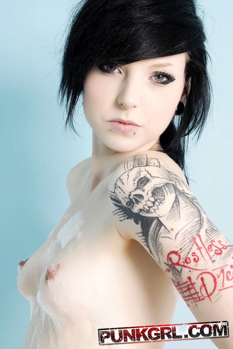 Красивые голенькие няшки