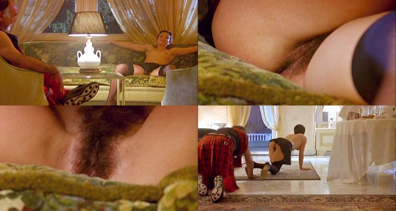 Случайные голые женщины