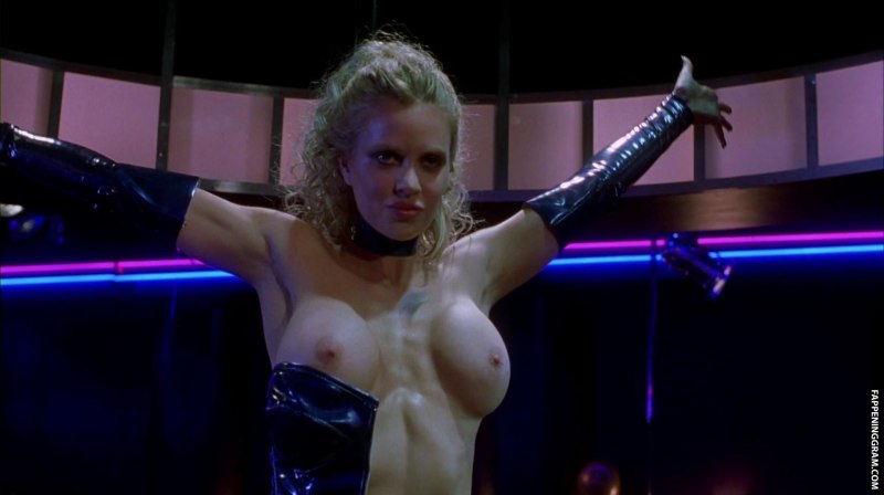 Танцы голубой игуане 2000 Кристин Бауэр sexy