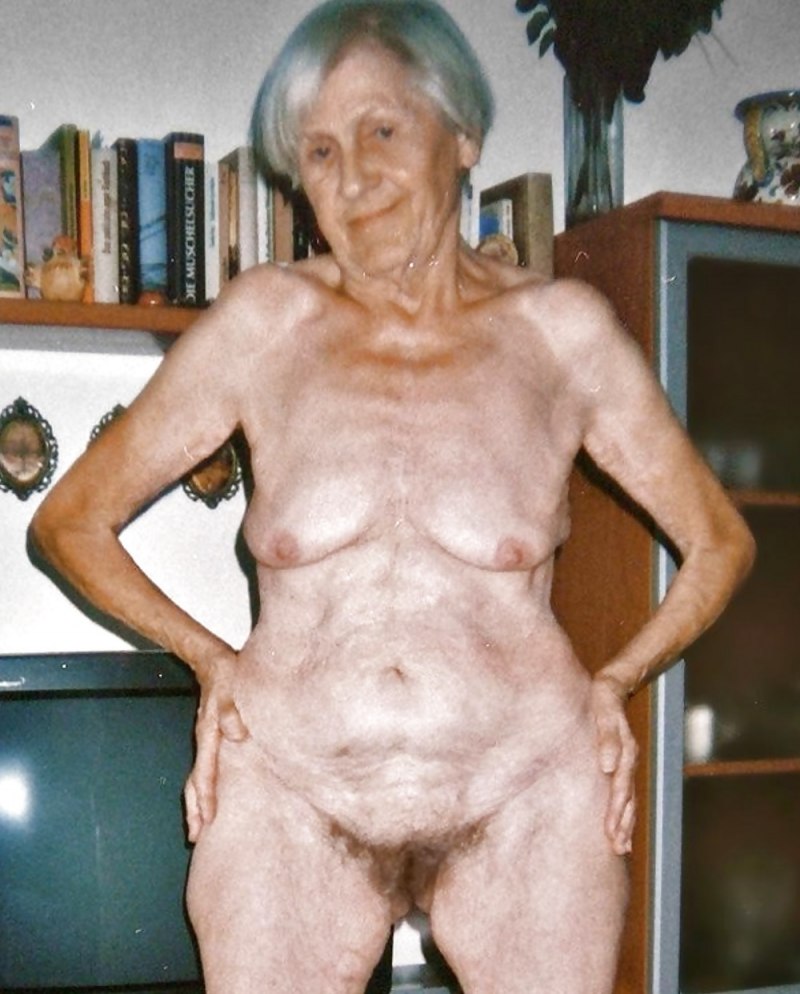 Голые старухи с большой грудью