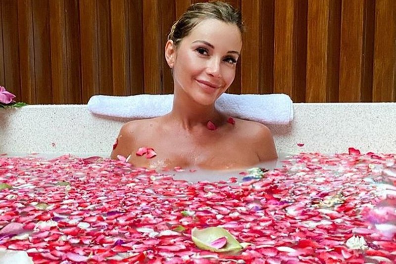 Ольга Орлова в купальнике на Сейшелах