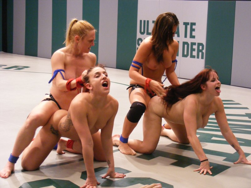 Борьба голых баб с мужиками