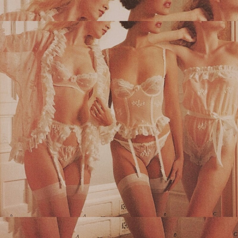 Голые женщины в чулках ретро