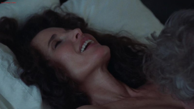 Энди МАКДАУЭЛЛ голая в фильме