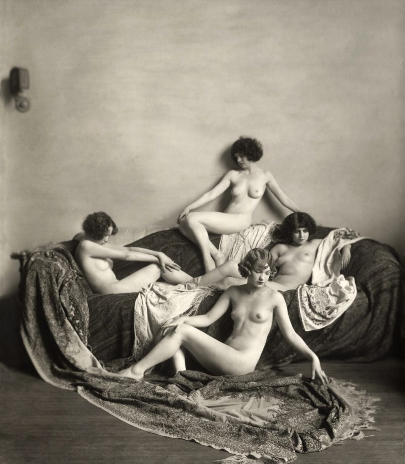 Красивые голые женщины 20 века