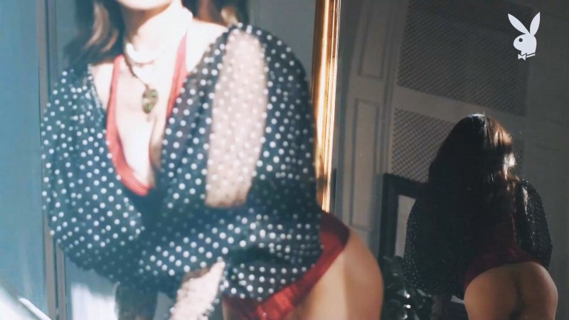 Анна Плетнева голая раздвинула ноги