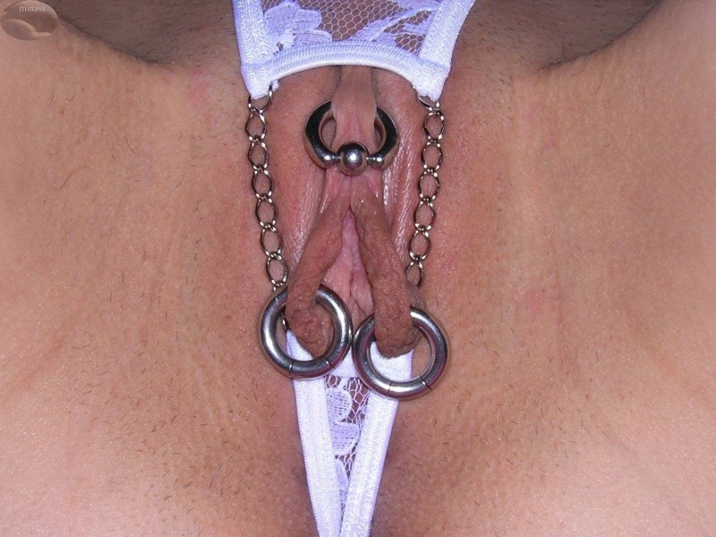 Пирсинг клитора и половых губ