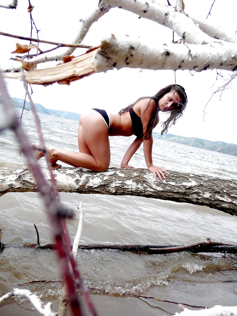 Голая попа на диване частное