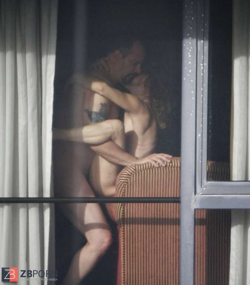 Подглядывание за парой